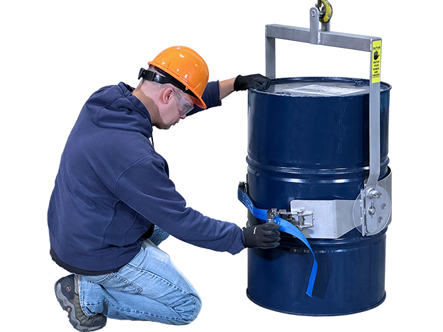 Fass mit Gurtband und Ratsche sichern