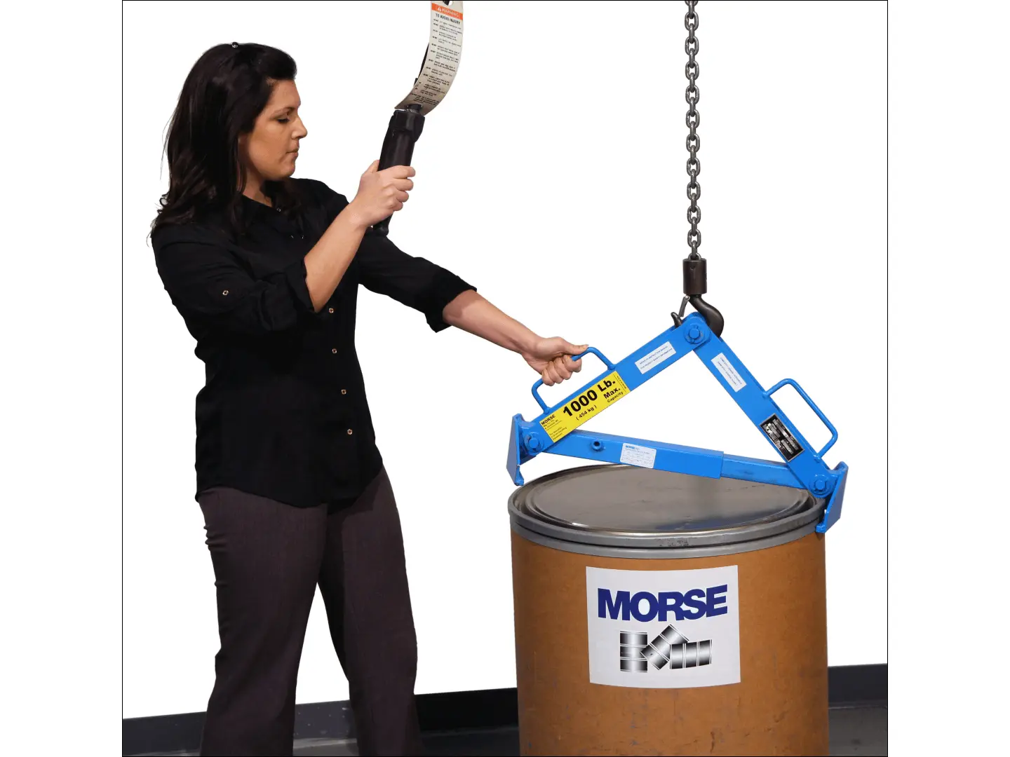 Below-Hook Drum Lifter to lift a fiber drum with lid on and secure